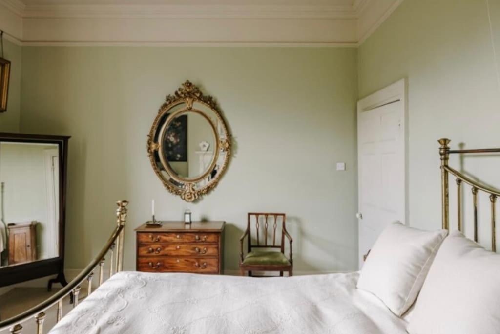 Cressy Hall - Historic Grade II Listed Manor, Gorgeous Topiary Garden Gosberton Exteriör bild