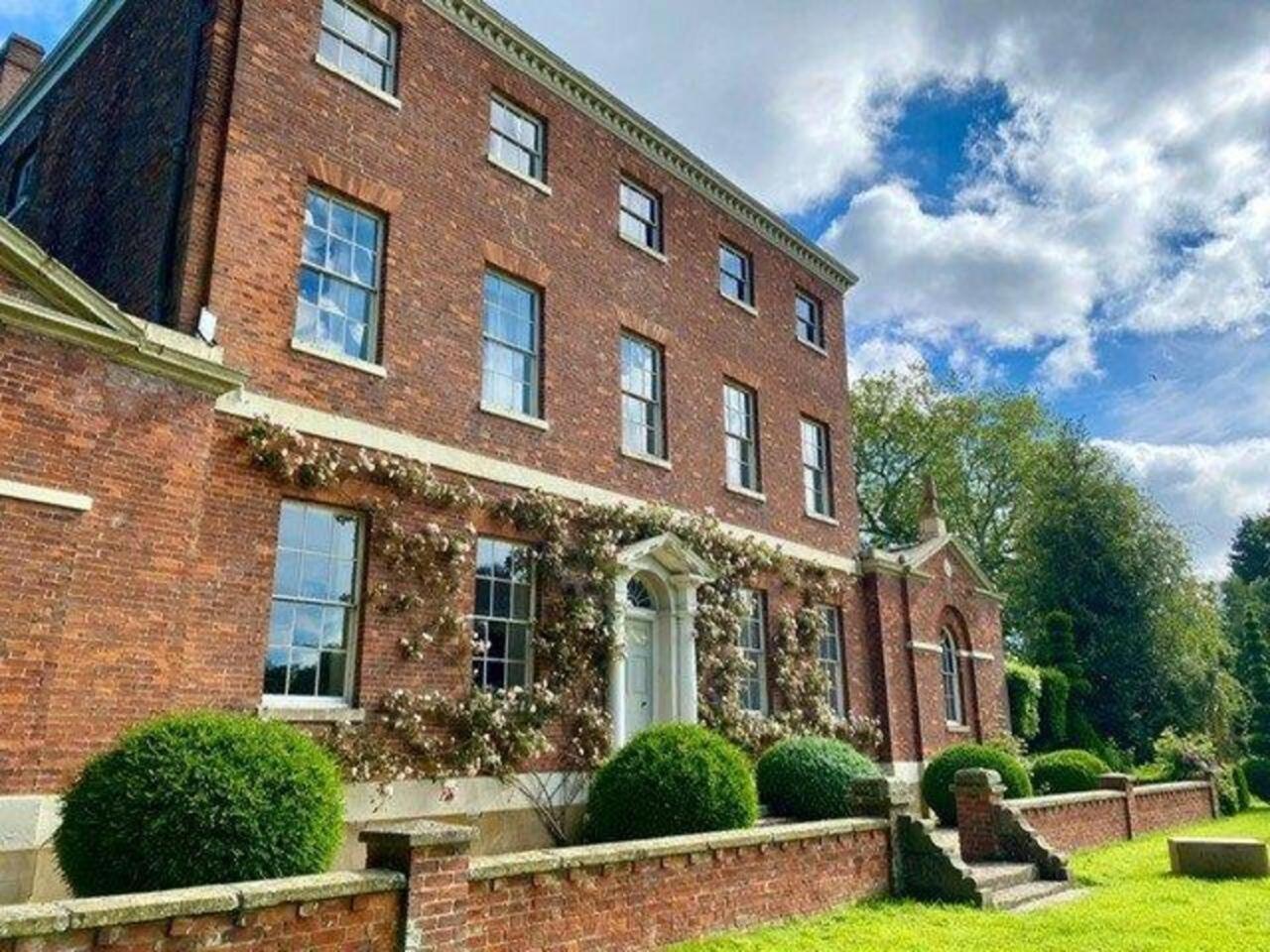 Cressy Hall - Historic Grade II Listed Manor, Gorgeous Topiary Garden Gosberton Exteriör bild
