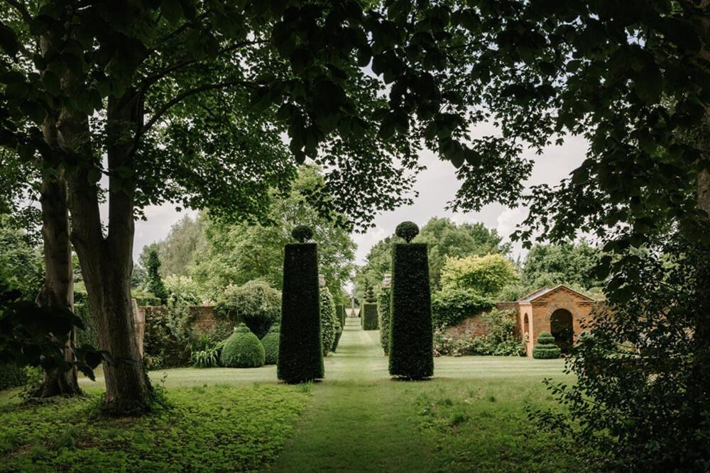 Cressy Hall - Historic Grade II Listed Manor, Gorgeous Topiary Garden Gosberton Exteriör bild